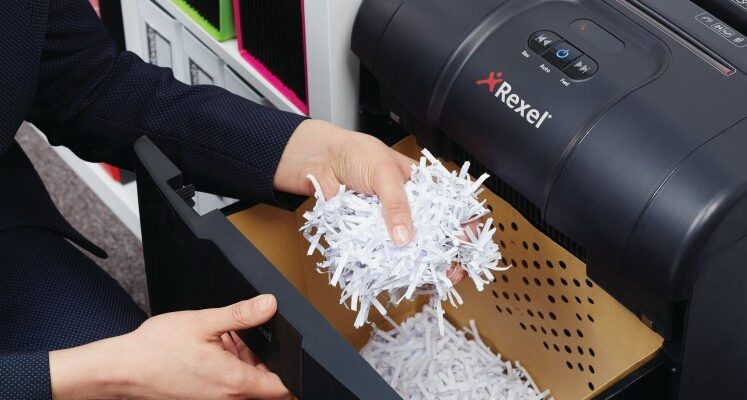 Шредер: Захист Конфіденційності чи Лише Офісний Інструмент?