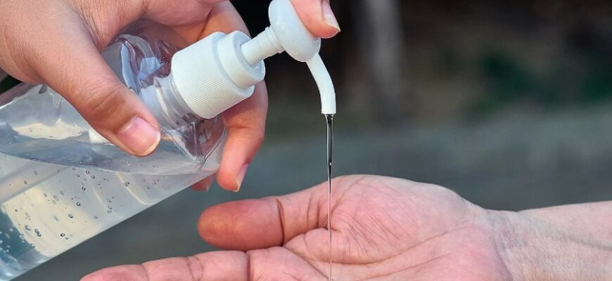 Антисептик: що це таке, як він працює і навіщо потрібен кожному?