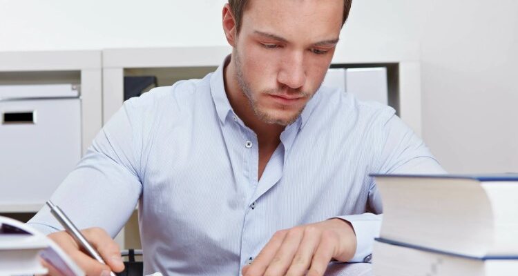 Аспірантура: що це таке, як вступити та які перспективи кар’єри