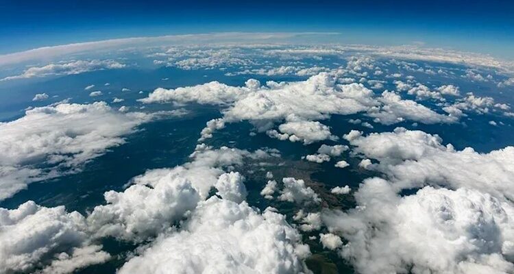 Що таке атмосфера: визначення, складові, значення для Землі