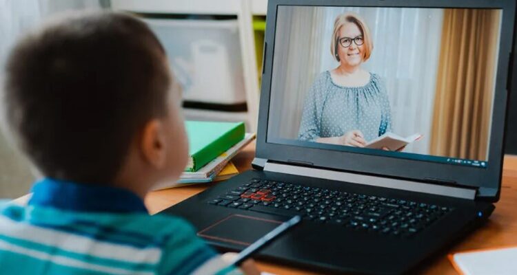 Дистанційне навчання: ключові особливості та переваги в сучасному світі