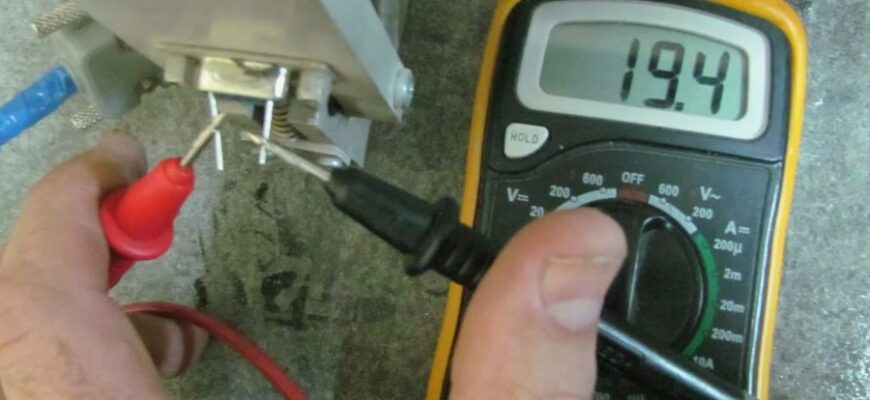 Електрична напруга: визначення, принципи вимірювання та застосування