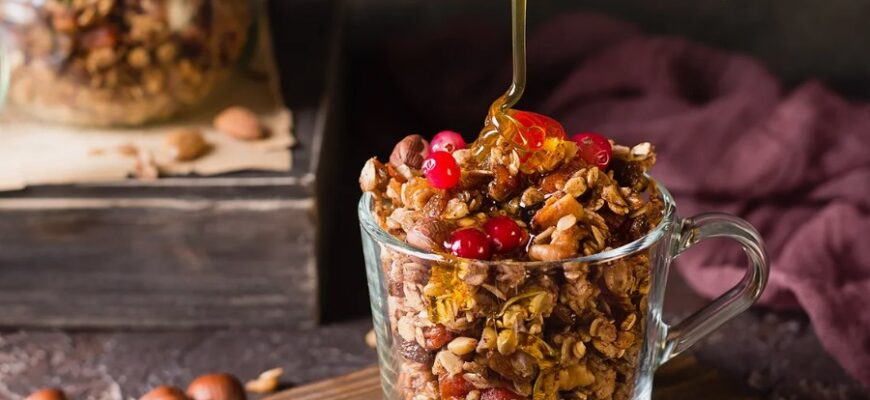 Гранола: Користь, склад та як правильно вибрати якісний продукт