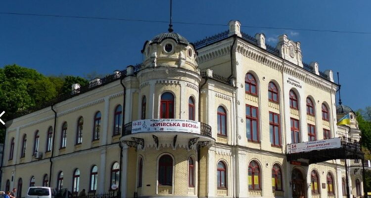 Громадське Місце: Визначення, Характеристики та Важливість для Суспільства