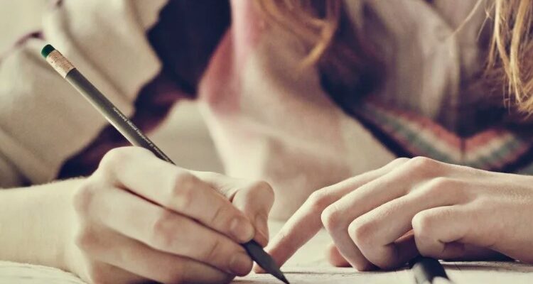 Характеристика: визначення, види та правила складання документу