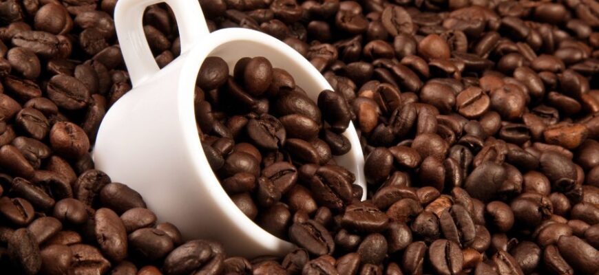 Кофеїн: Вплив на організм, корисність і можливі ризики вживання