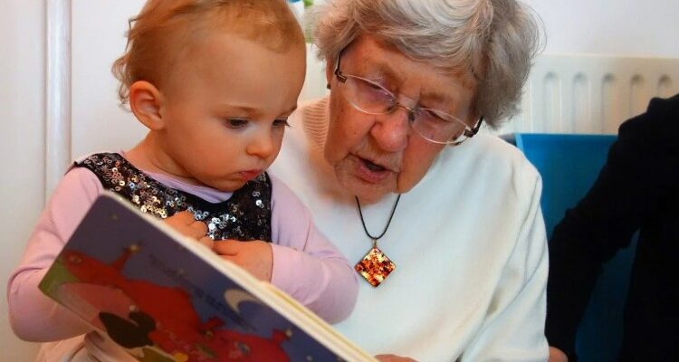 Літературна казка: визначення, особливості та відмінності від народної