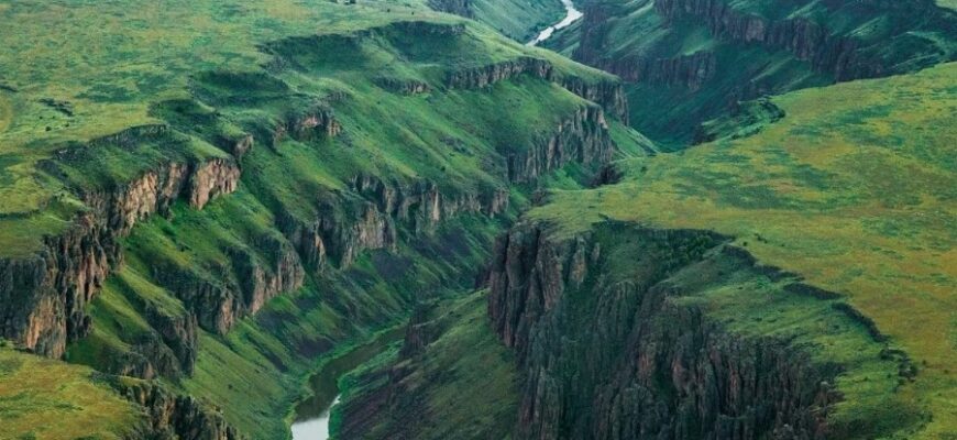 Що таке рельєф: основні види та їх вплив на навколишнє середовище