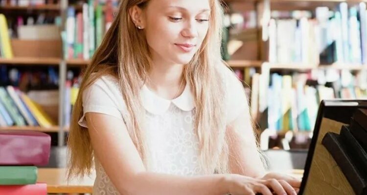 Стилістично Забарвлені Слова: Поняття, Приклади та Використання