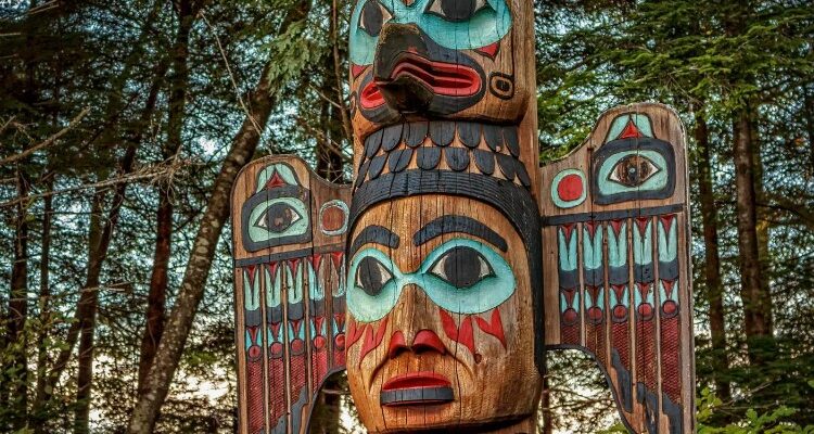 Тотемізм: Розуміння зв’язку людей з тваринами в міфології