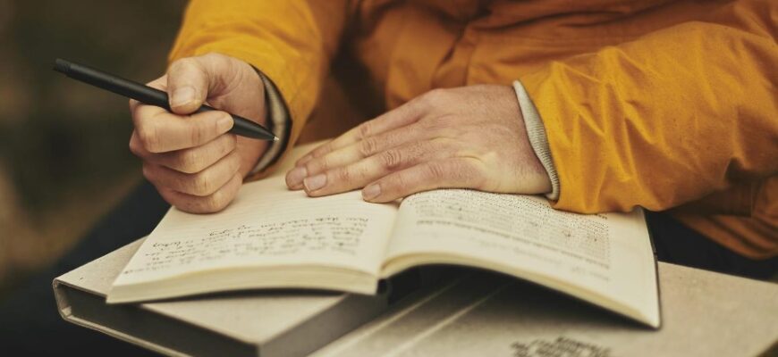 Що таке твір-роздум: структура, мета й особливості написання