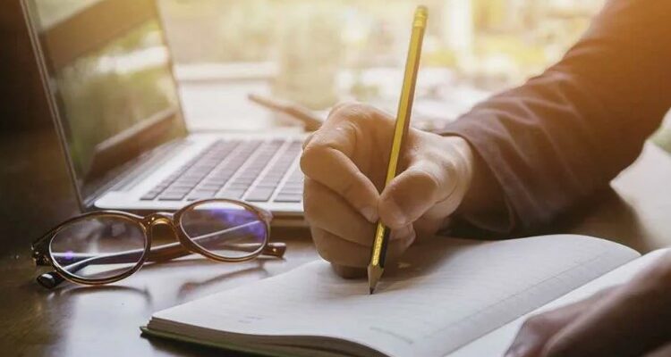 Зрозумійте, що таке жанр твору: визначення, види та приклади