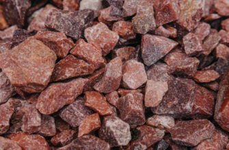 Що таке кварцит? Властивості, застосування і відмінності від граніту