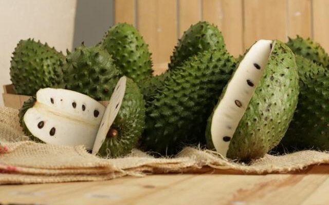 Саусеп: Відкрийте для себе маловідомий фрукт з унікальними властивостями