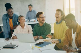 Що таке справжнє дружнє ставлення: ознаки і важливість у житті