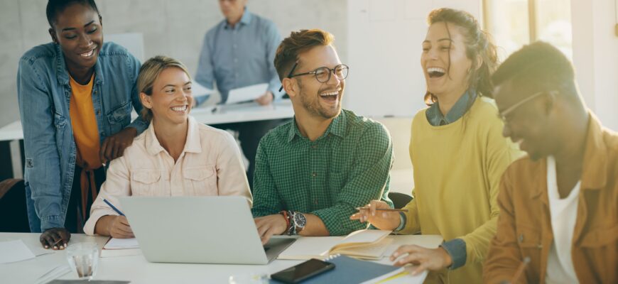 Що таке справжнє дружнє ставлення: ознаки і важливість у житті