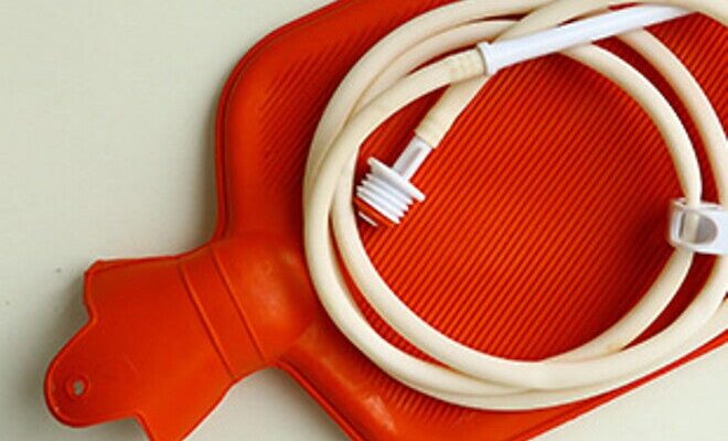 “Клізма: що це таке, для чого потрібна і як правильно використовувати”