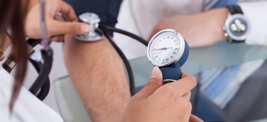 Що таке артеріальна гіпотензія: причини, симптоми та лікування