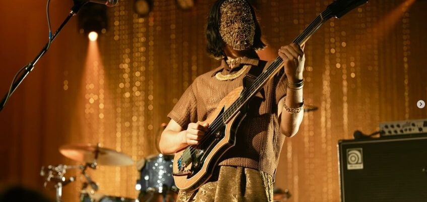 Glass Beams: музичний міст між Сходом та Заходом у сучасній культурі Glass Beams: музичний міст між Сходом та Заходом у сучасній культурі