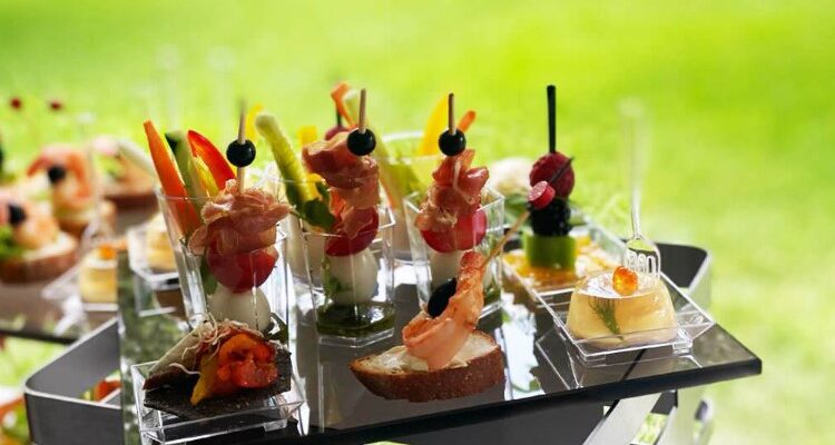 Кейтеринг: що це таке, особливості та переваги послуг на вашому заході