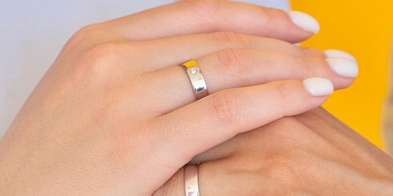 Різниця між каблучкою та обручкою: ключові особливості та поради