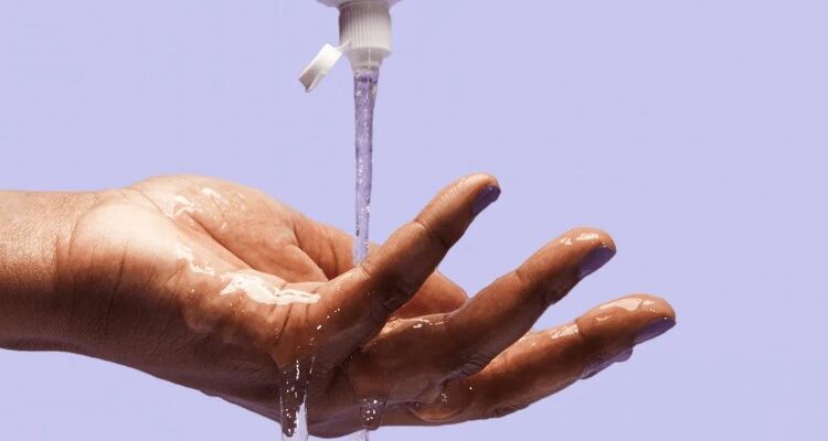 Лубриканти: види, застосування та особливості використання для комфорту