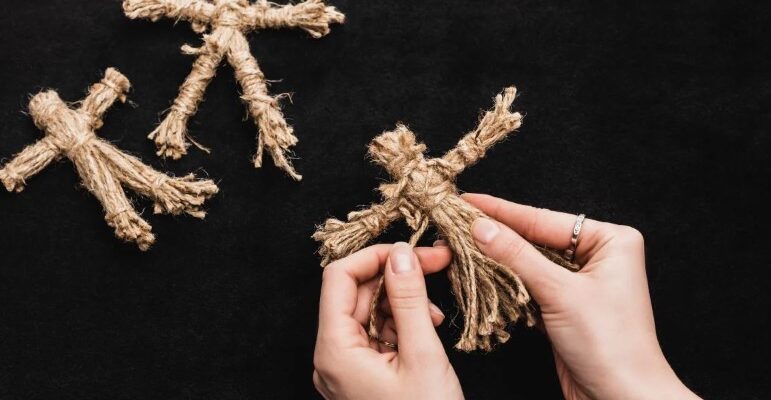 Порча: Як Розпізнати Ознаки та Надійно Захистити Себе від Негативу