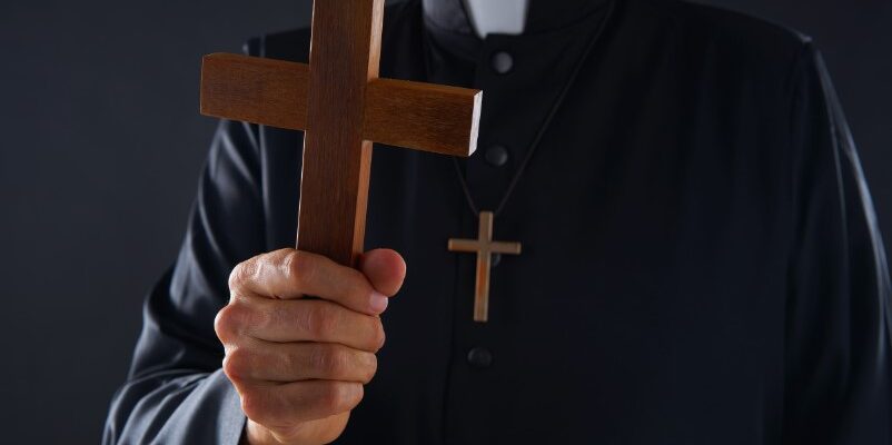 Акафіст: що це таке і як правильно читати цей молитовний жанр