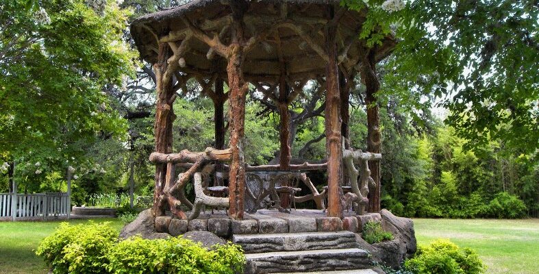 Альтанка: Що Це Таке та Її Основні Переваги для Вашого Саду