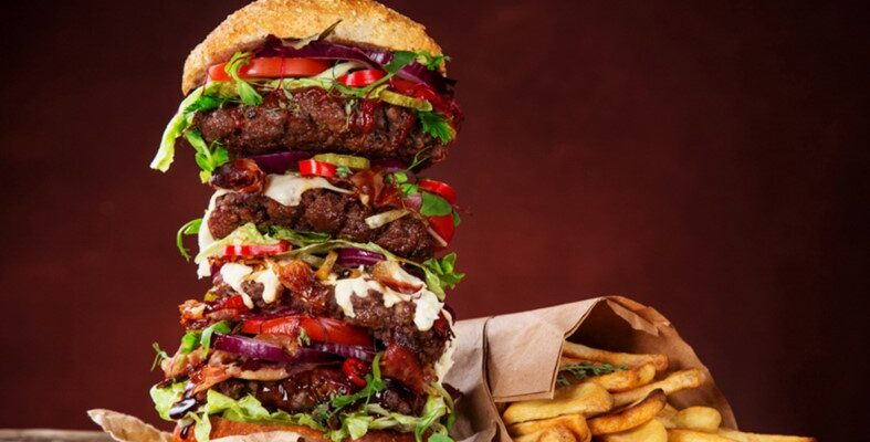 Чому фаст-фуд настільки популярний і що саме робить його таким привабливим?