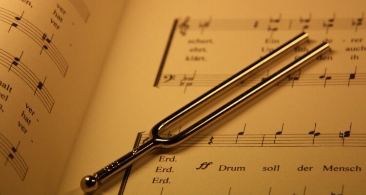 Камертон: Що Це Таке та Як Його Використовують у Музиці?