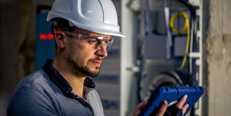 Розуміння наряд-допуску: Чому він критично важливий для безпеки?