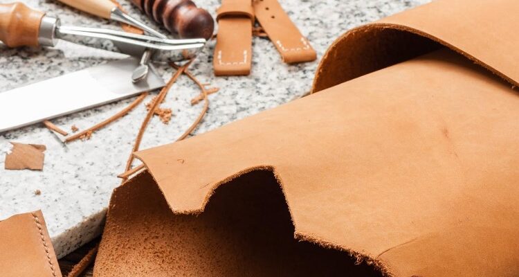 Що таке нубук: особливості, переваги та догляд за матеріалом