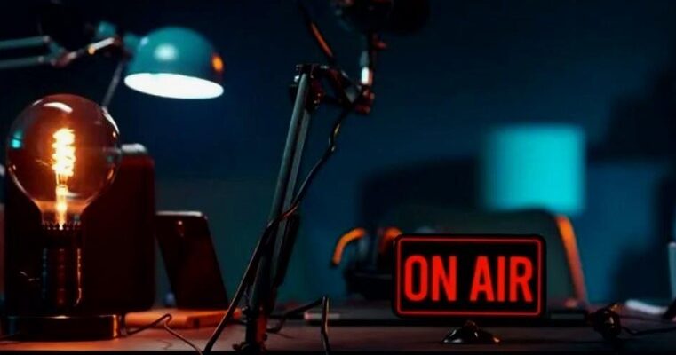 Відкрийте для себе світ подкастів: що це таке та як їх слухати