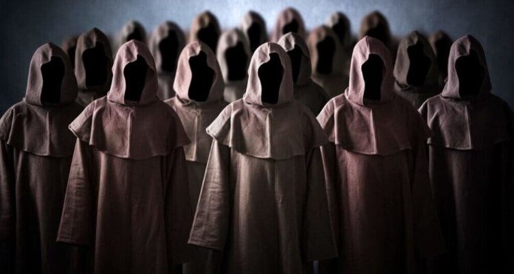 Що таке секта: основні ознаки та як розпізнати їх вплив