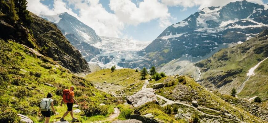 Що таке трекінг: порівняння з хайкінгом і детальні відмінності