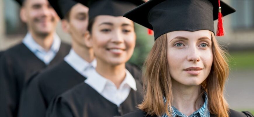 Що таке бакалавр: огляд освітньо-кваліфікаційного рівня в Україні