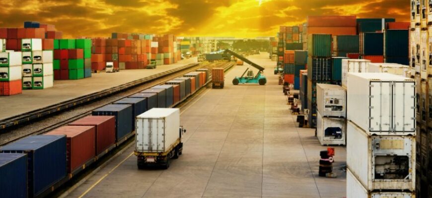 Експорт товарів та послуг: що це і як впливає на економіку України?