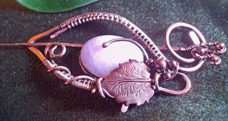 Що таке фібула: історія, значення та використання в моді України