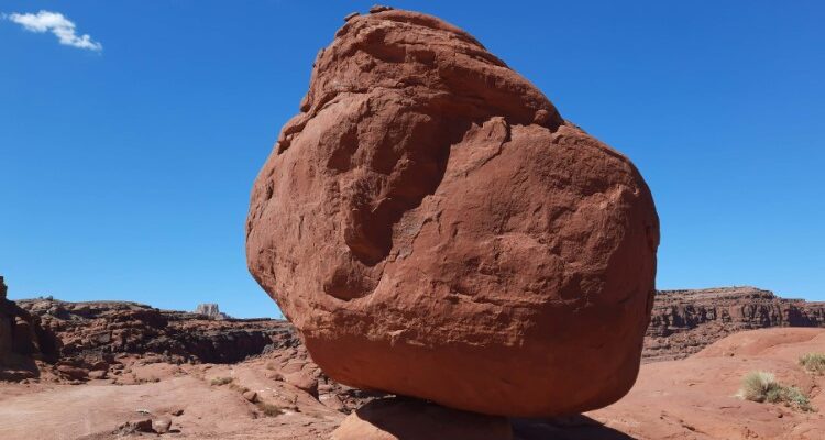 Що таке фізичне тіло: Основи, властивості та приклади для розуміння