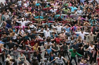 Що таке флешмоб: історія, типи та участь у масових акціях