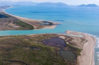 Що Таке Гирло Річки: Визначення, Функції та Екологічне Значення