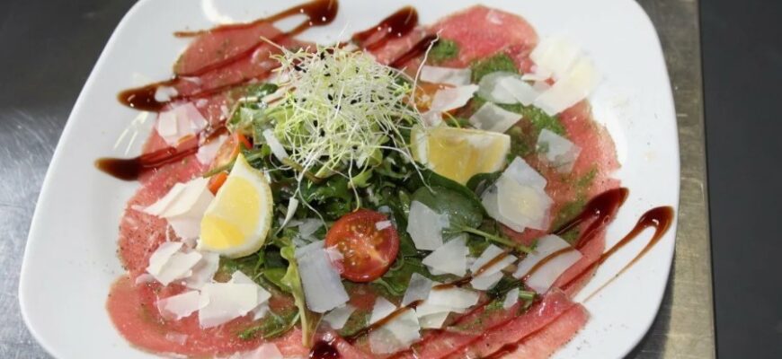 Відкрийте для себе світ карпаччо: історія, рецепти і секрети приготування