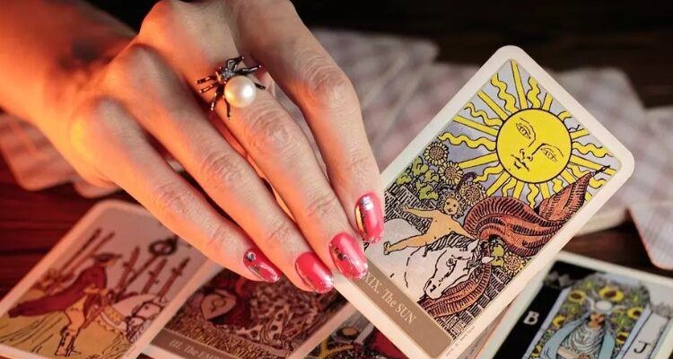 Карти Таро: Що Це Таке і Як Вони Працюють для Прогнозування Майбутнього