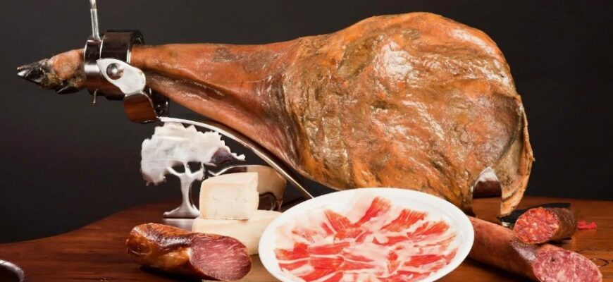 Хамон: Історія, технології виробництва та смакові особливості делікатесу Хамон: Історія, технології виробництва та смакові особливості делікатесу