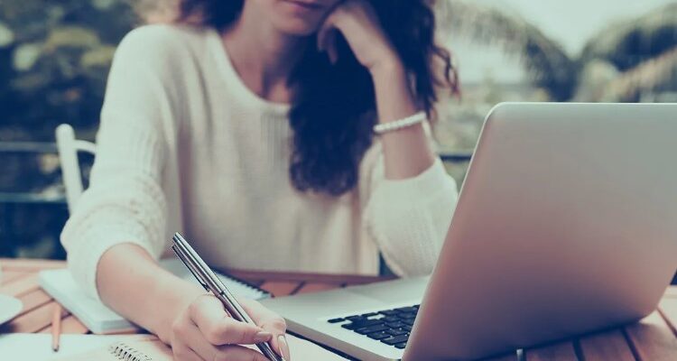 Що таке художні засоби: сутність, види та їх використання в літературі