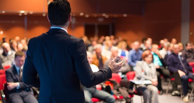 Значення конференцій: Як вони впливають на професійний розвиток