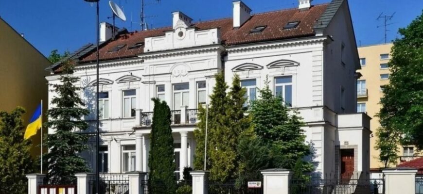 Консульство: функції, послуги та значення у міжнародних відносинах