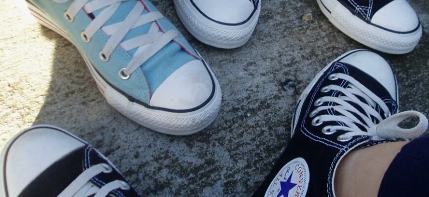 Конверси: Що це таке та чому вони стали іконою стилю?