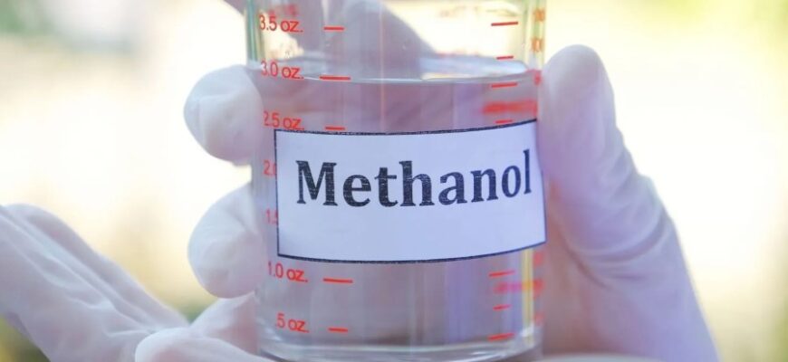 Що таке метанол: властивості, застосування та безпека речовини